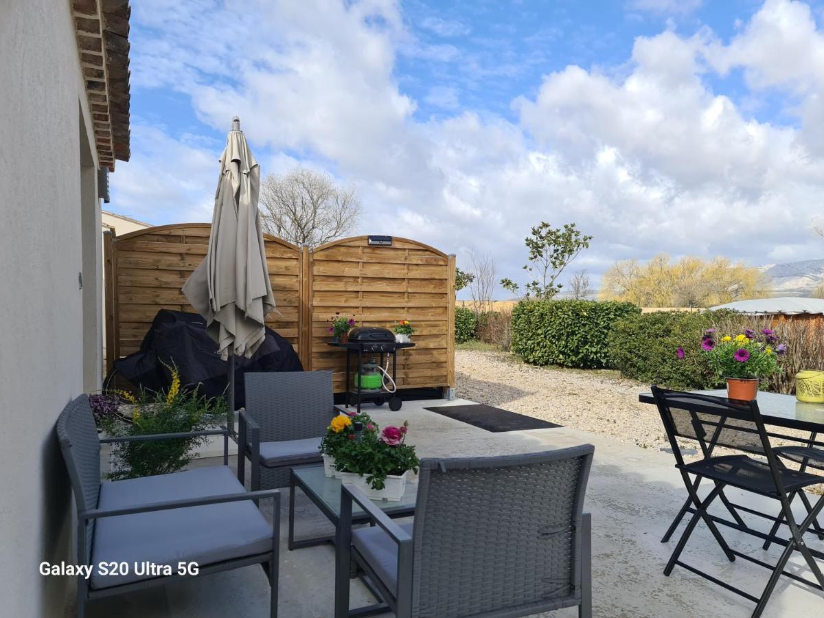 דירות טרטס Mas Gabelys Superbe Vue Sainte Victoire Jardin Terrasse Et Piscine מראה חיצוני תמונה
