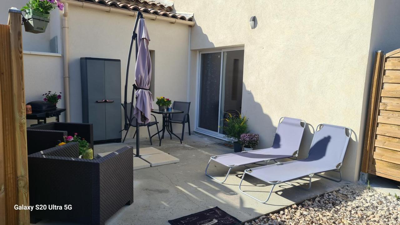 דירות טרטס Mas Gabelys Superbe Vue Sainte Victoire Jardin Terrasse Et Piscine מראה חיצוני תמונה