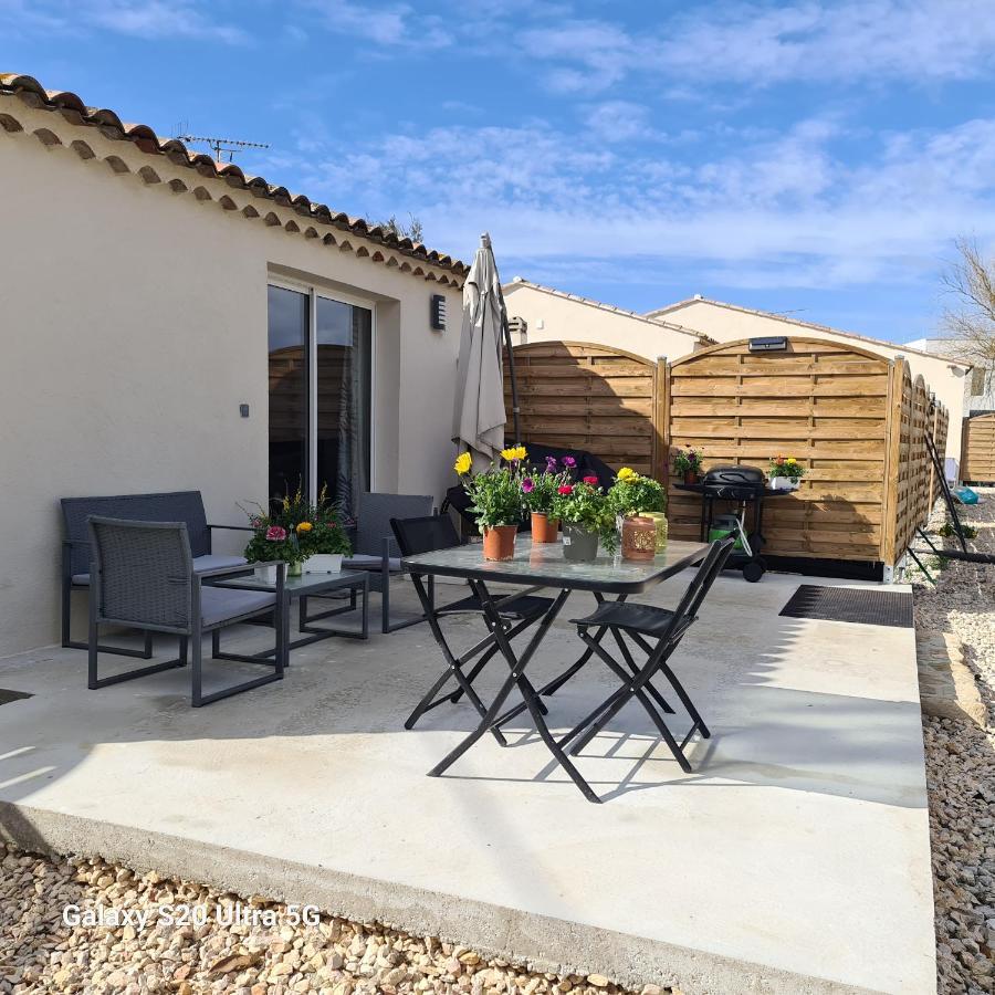 דירות טרטס Mas Gabelys Superbe Vue Sainte Victoire Jardin Terrasse Et Piscine מראה חיצוני תמונה