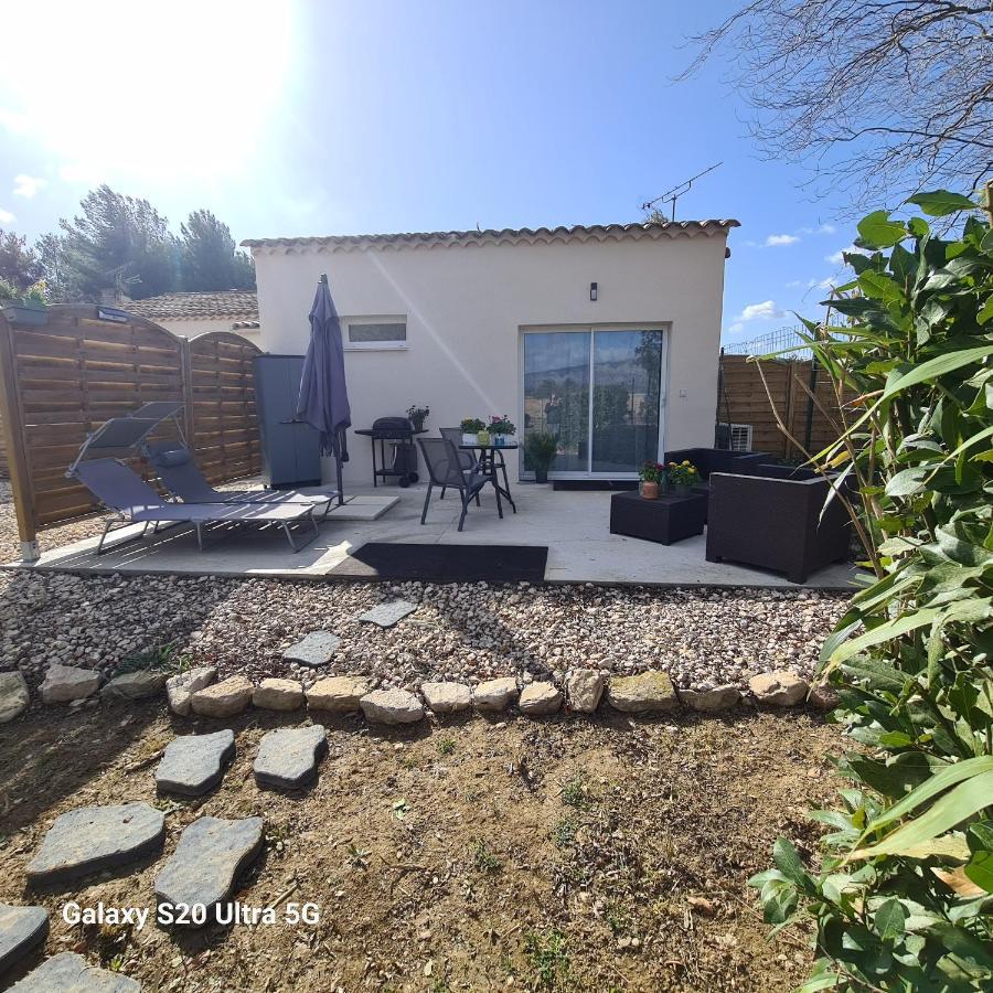 דירות טרטס Mas Gabelys Superbe Vue Sainte Victoire Jardin Terrasse Et Piscine מראה חיצוני תמונה