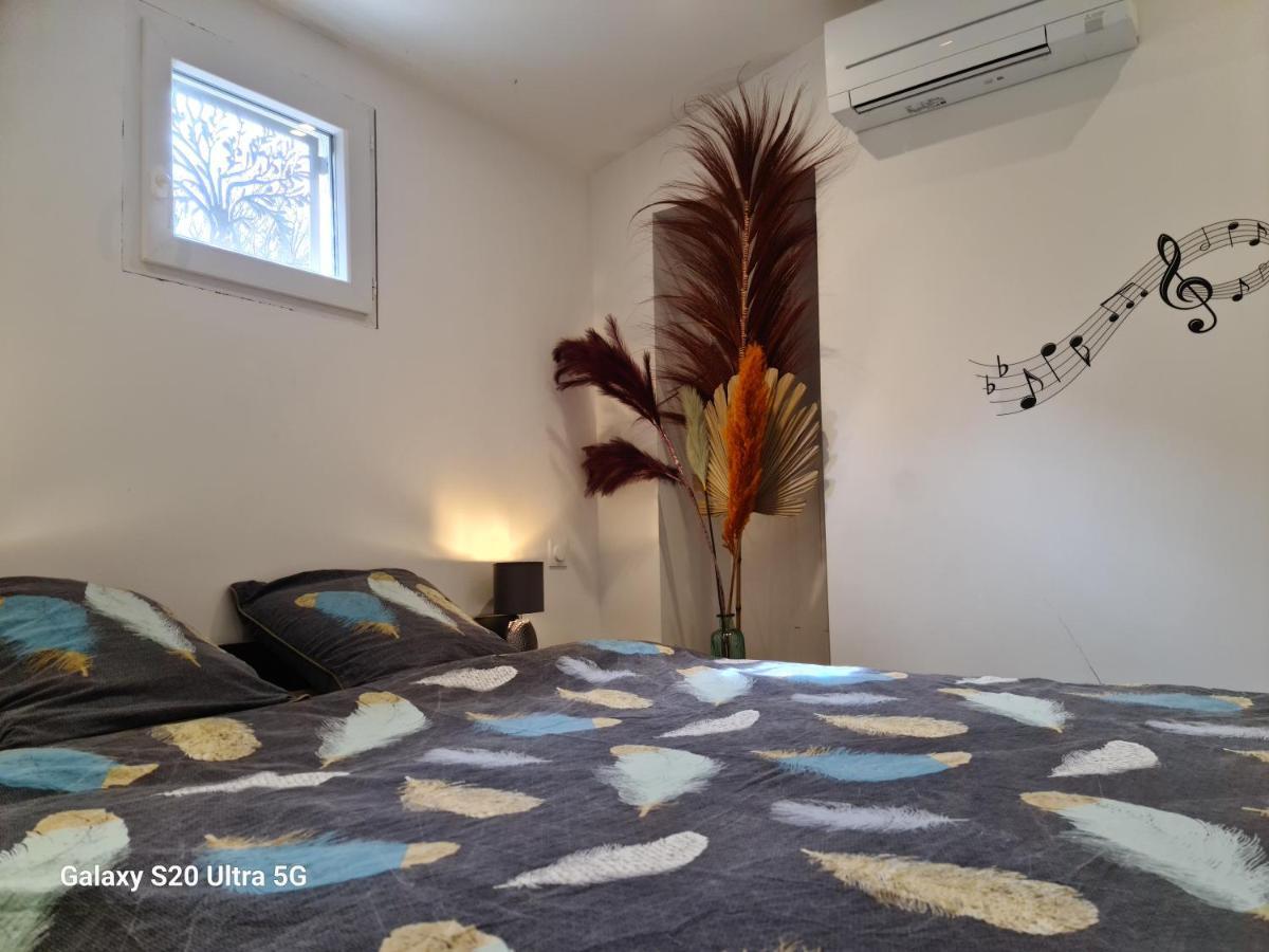 דירות טרטס Mas Gabelys Superbe Vue Sainte Victoire Jardin Terrasse Et Piscine מראה חיצוני תמונה
