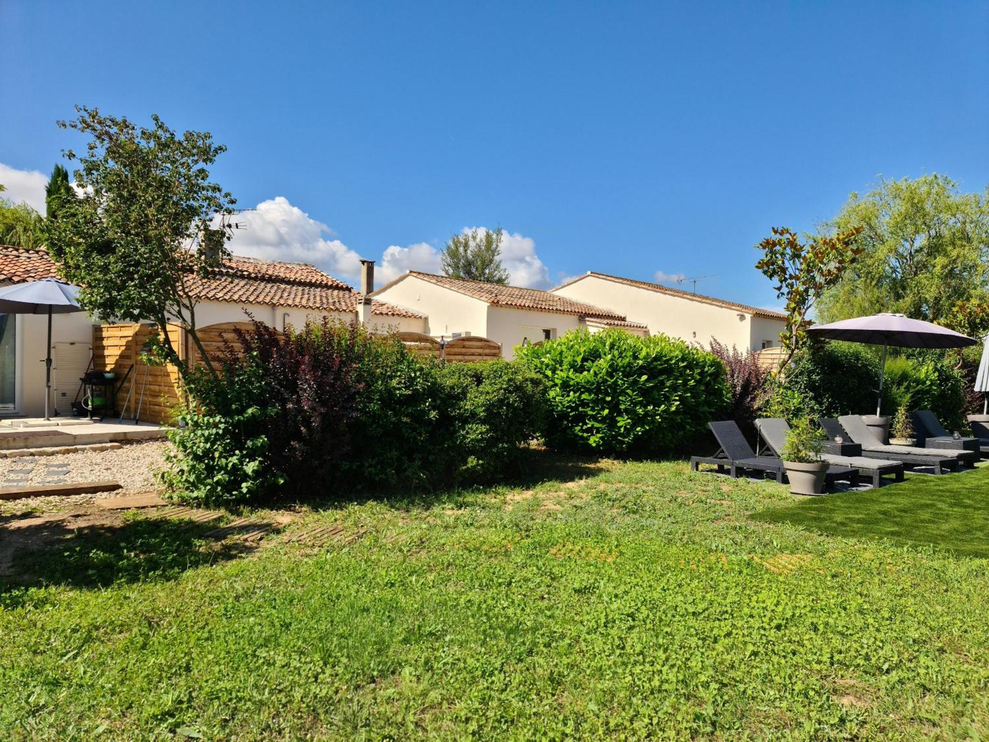דירות טרטס Mas Gabelys Superbe Vue Sainte Victoire Jardin Terrasse Et Piscine מראה חיצוני תמונה
