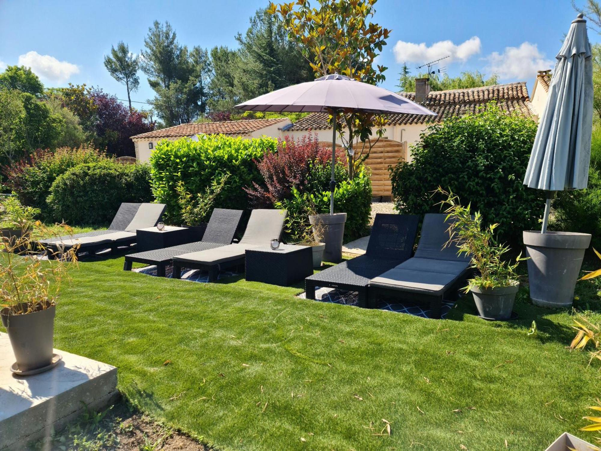 דירות טרטס Mas Gabelys Superbe Vue Sainte Victoire Jardin Terrasse Et Piscine מראה חיצוני תמונה